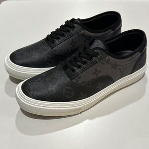 Authentic Louis Vuitton printed sneaker